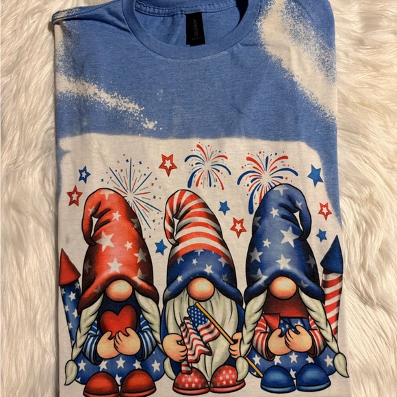 T-Shirt - Picture 2 of 3